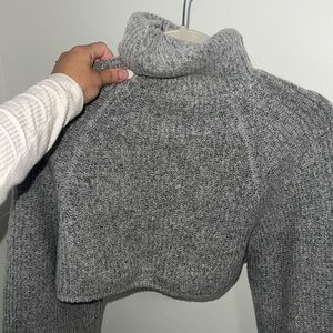 Grey turtle neck crop top sweater